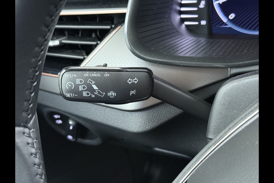 Škoda Kamiq 1.0TSI 1/2 Leder Elek.Stoel+Verwarmd Apple Camera Android Auto Navi Ecc Camera Cruise Control Pdc Business Edition Draadloze Tel.lader Lmv 16" Isofix Voorruitverwarming DAB Led 1e Eigenaar Origineel Nederlandse Auto