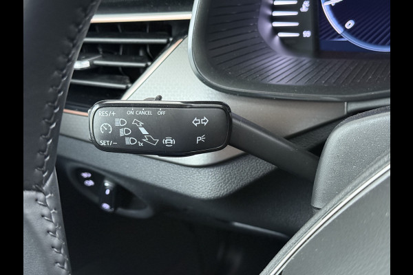 Škoda Kamiq 1.0TSI 1/2 Leder Elek.Stoel+Verwarmd Apple Camera Android Auto Navi Ecc Camera Cruise Control Pdc Business Edition Draadloze Tel.lader Lmv 16" Isofix Voorruitverwarming DAB Led 1e Eigenaar Origineel Nederlandse Auto