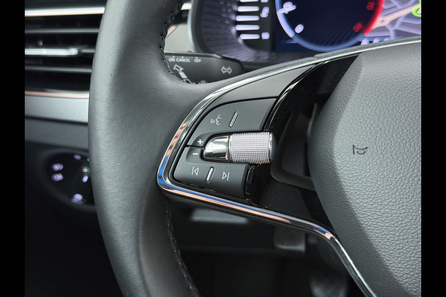 Škoda Kamiq 1.0TSI 1/2 Leder Elek.Stoel+Verwarmd Apple Camera Android Auto Navi Ecc Camera Cruise Control Pdc Business Edition Draadloze Tel.lader Lmv 16" Isofix Voorruitverwarming DAB Led 1e Eigenaar Origineel Nederlandse Auto