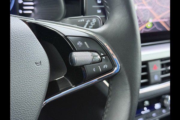 Škoda Kamiq 1.0TSI 1/2 Leder Elek.Stoel+Verwarmd Apple Camera Android Auto Navi Ecc Camera Cruise Control Pdc Business Edition Draadloze Tel.lader Lmv 16" Isofix Voorruitverwarming DAB Led 1e Eigenaar Origineel Nederlandse Auto