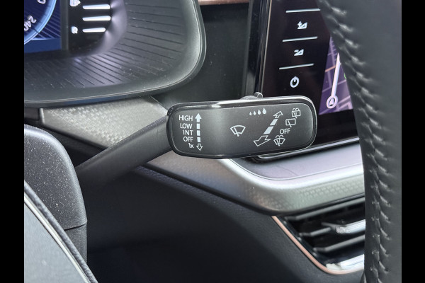 Škoda Kamiq 1.0TSI 1/2 Leder Elek.Stoel+Verwarmd Apple Camera Android Auto Navi Ecc Camera Cruise Control Pdc Business Edition Draadloze Tel.lader Lmv 16" Isofix Voorruitverwarming DAB Led 1e Eigenaar Origineel Nederlandse Auto