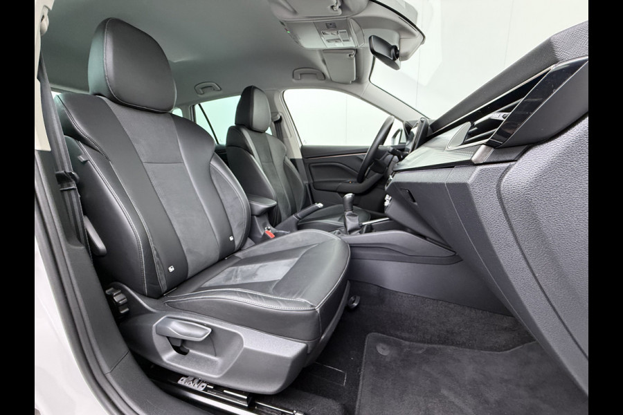 Škoda Kamiq 1.0TSI 1/2 Leder Elek.Stoel+Verwarmd Apple Camera Android Auto Navi Ecc Camera Cruise Control Pdc Business Edition Draadloze Tel.lader Lmv 16" Isofix Voorruitverwarming DAB Led 1e Eigenaar Origineel Nederlandse Auto