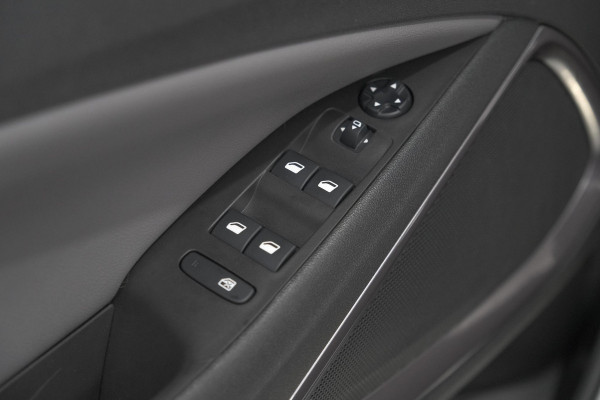 Opel Crossland X 130 Turbo Innovation | Camera | Dodehoekdetectie | Apple Carplay | Navigatie