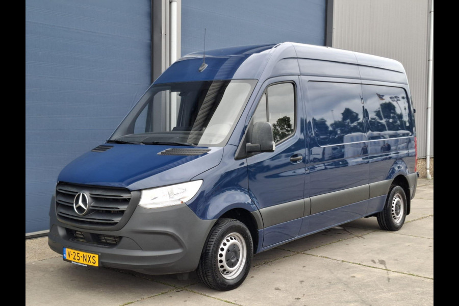 Mercedes-Benz Sprinter 311 2.2 CDI L2H2 AIRCO / CAMERA / 3 ZITS / DEALER ONDERHOUDEN / NAVI