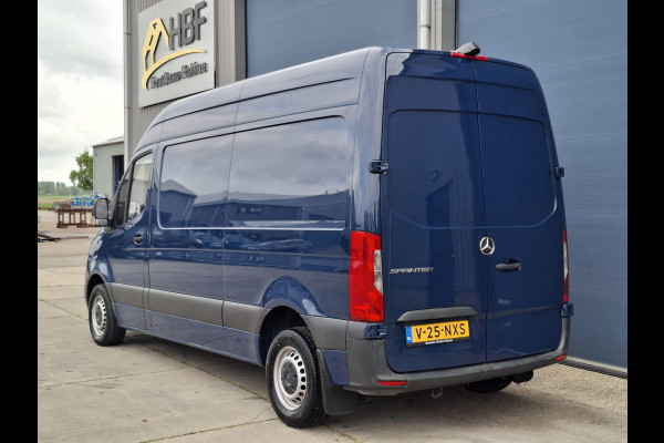 Mercedes-Benz Sprinter 311 2.2 CDI L2H2 AIRCO / CAMERA / 3 ZITS / DEALER ONDERHOUDEN / NAVI
