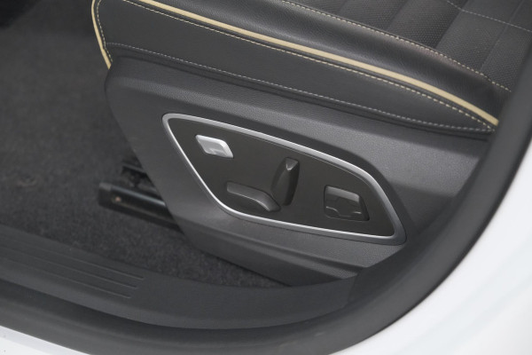 Renault Mégane E-Tech EV60 Optimum Charge Iconic | Adaptieve Cruise Control | Camera | Dodehoekdetectie | Massagefunctie