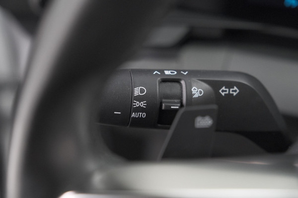 Renault Mégane E-Tech EV60 Optimum Charge Iconic | Adaptieve Cruise Control | Camera | Dodehoekdetectie | Massagefunctie