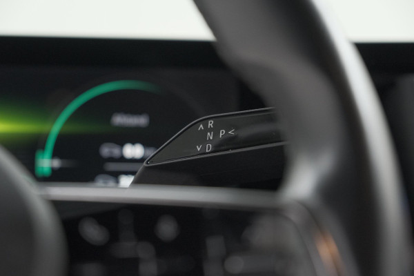 Renault Mégane E-Tech EV60 Optimum Charge Iconic | Adaptieve Cruise Control | Camera | Dodehoekdetectie | Massagefunctie