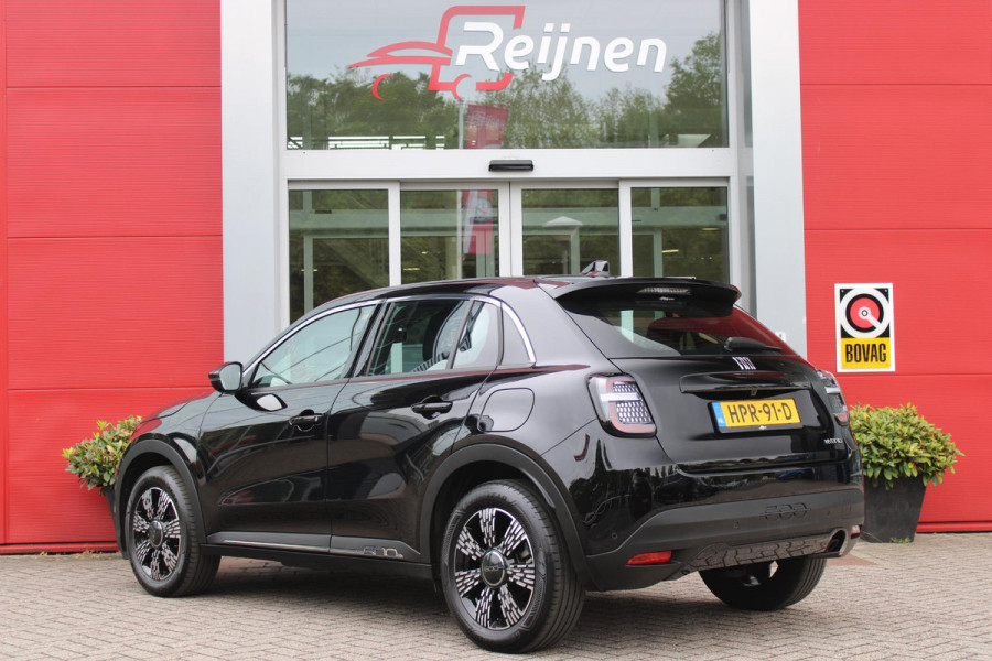 Fiat 600 1.2 Hybrid 110PK AUTOMAAT URBAN | STOEL/VOORRUIT VERWARMING | KEYLESS ENTRY/START | 17" LICHTEMATELN VELGEN | DRAADLOZE TELEFOONLADER | DRAADLOZE APPLE CARPLAY/ANDROID AUTO | NAVIGATIE | DAB+ RADIO | PARKEERSENSOREN VOOR + ACHTER | ACHTERUITRIJ CAMERA | CRUISE CONTROL | LED KOPLAMPEN |