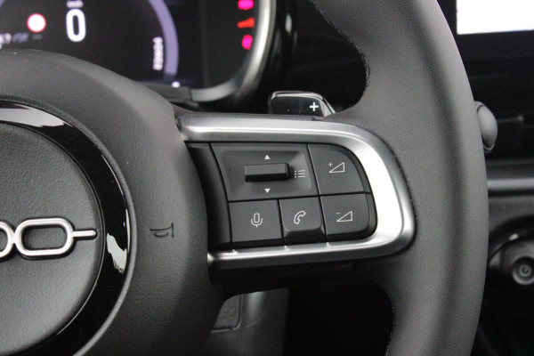 Fiat 600 1.2 Hybrid 110PK AUTOMAAT URBAN | STOEL/VOORRUIT VERWARMING | KEYLESS ENTRY/START | 17" LICHTEMATELN VELGEN | DRAADLOZE TELEFOONLADER | DRAADLOZE APPLE CARPLAY/ANDROID AUTO | NAVIGATIE | DAB+ RADIO | PARKEERSENSOREN VOOR + ACHTER | ACHTERUITRIJ CAMERA | CRUISE CONTROL | LED KOPLAMPEN |