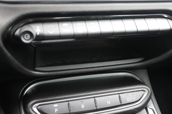 Fiat 600 1.2 Hybrid 110PK AUTOMAAT URBAN | STOEL/VOORRUIT VERWARMING | KEYLESS ENTRY/START | 17" LICHTEMATELN VELGEN | DRAADLOZE TELEFOONLADER | DRAADLOZE APPLE CARPLAY/ANDROID AUTO | NAVIGATIE | DAB+ RADIO | PARKEERSENSOREN VOOR + ACHTER | ACHTERUITRIJ CAMERA | CRUISE CONTROL | LED KOPLAMPEN |