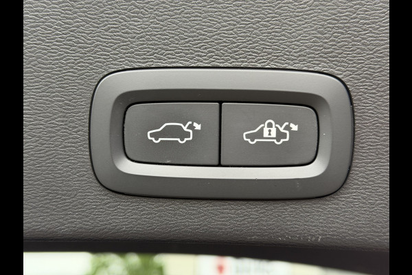 Volvo XC40 1.5 T4 Plug-in hybrid Ultimate Dark (Elektrisch Schuifdak - Trekhaak - Harman/Kardon - Leder incl verwarming/geheugen - Elektris