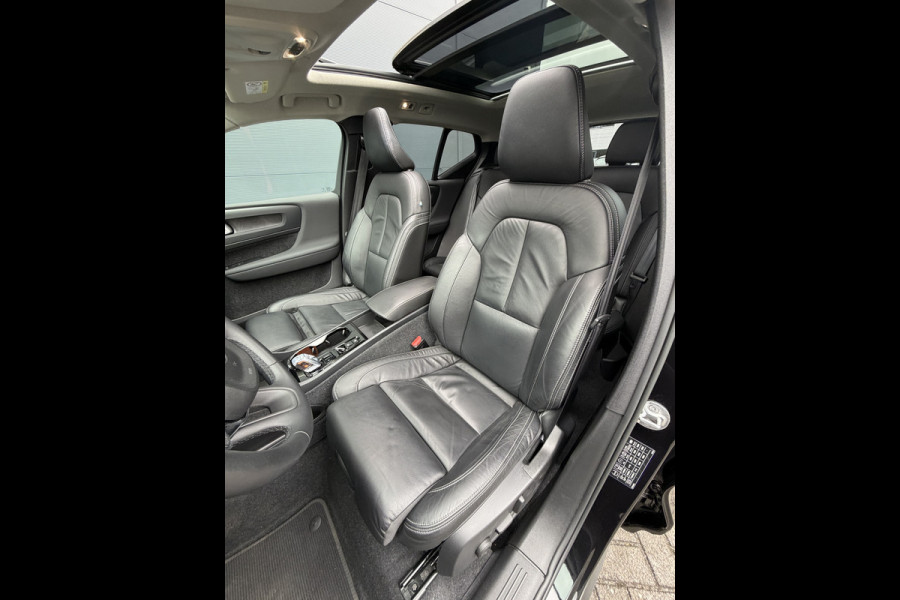 Volvo XC40 1.5 T4 Plug-in hybrid Ultimate Dark (Elektrisch Schuifdak - Trekhaak - Harman/Kardon - Leder incl verwarming/geheugen - Elektris