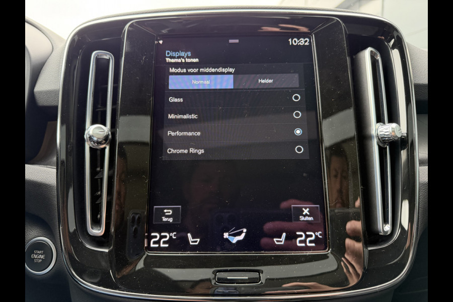 Volvo XC40 1.5 T4 Plug-in hybrid Ultimate Dark (Elektrisch Schuifdak - Trekhaak - Harman/Kardon - Leder incl verwarming/geheugen - Elektris