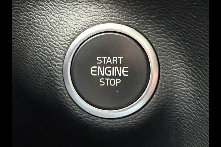 Volvo XC40 1.5 T4 Plug-in hybrid Ultimate Dark (Elektrisch Schuifdak - Trekhaak - Harman/Kardon - Leder incl verwarming/geheugen - Elektris