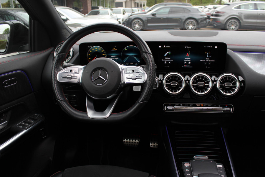 Mercedes-Benz EQA 250 Business Solution AMG 67 kWh / SoH 94,5% / Panoramadak / Camera / CarPlay / 18'' / Stoelverwarming / Dodehoek / DAB / Cruise Control