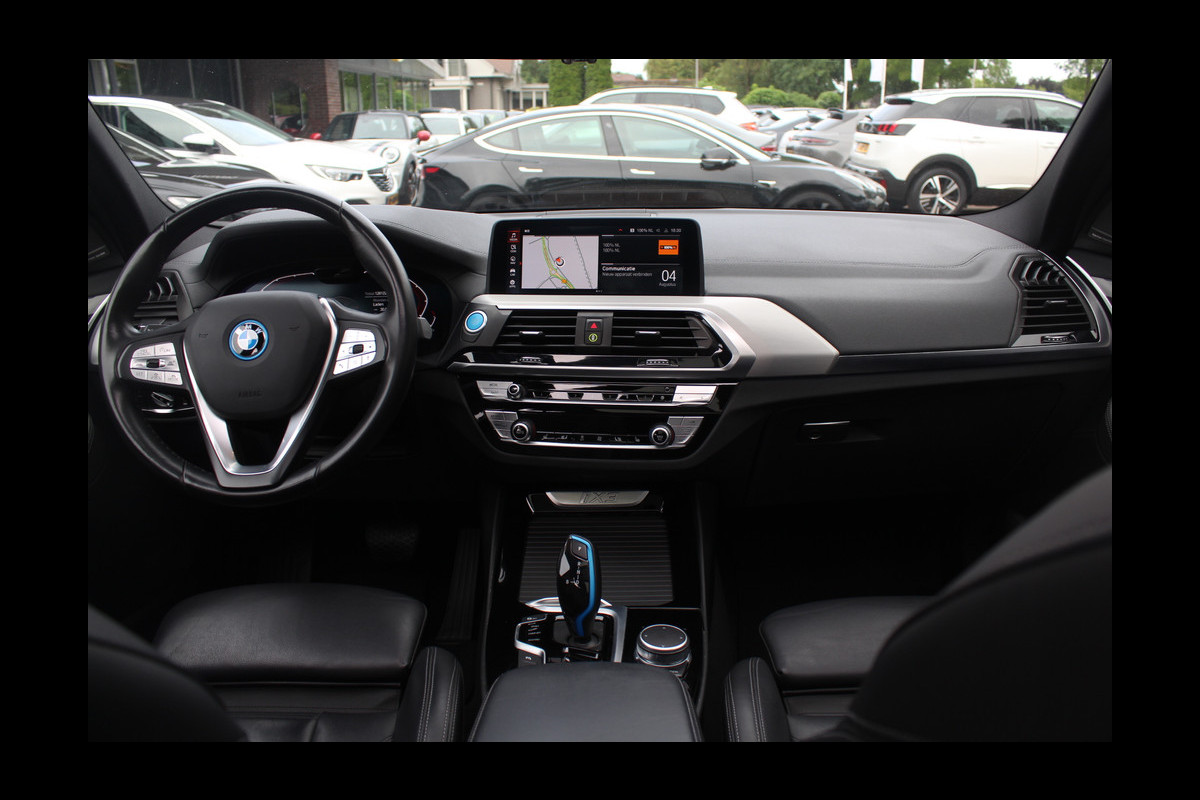 BMW iX3 High Executive 80 kWh / SoH 94,9% / Trekhaak / Panoramadak / 360Camera / Head-up / 20'' / Leder / Harman Kardon / Navigatie / Memory seats / Dodehoek / DAB / Stoelverwarming / Cruise Control Adaptief