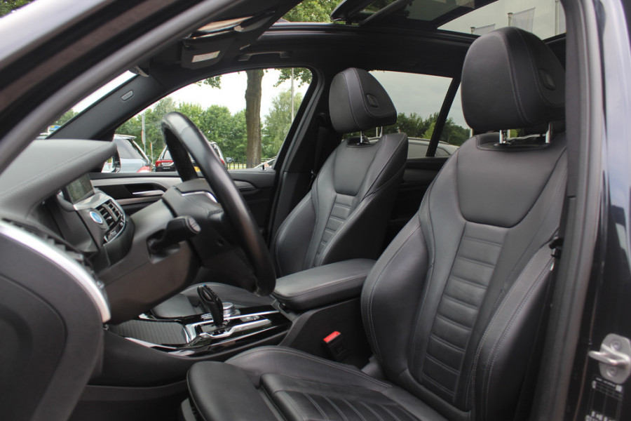 BMW iX3 High Executive 80 kWh / SoH 94,9% / Trekhaak / Panoramadak / 360Camera / Head-up / 20'' / Leder / Harman Kardon / Navigatie / Memory seats / Dodehoek / DAB / Stoelverwarming / Cruise Control Adaptief