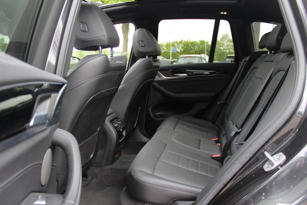 BMW iX3 High Executive 80 kWh / SoH 94,9% / Trekhaak / Panoramadak / 360Camera / Head-up / 20'' / Leder / Harman Kardon / Navigatie / Memory seats / Dodehoek / DAB / Stoelverwarming / Cruise Control Adaptief