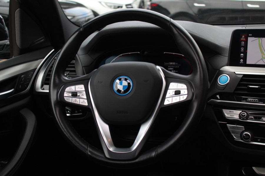 BMW iX3 High Executive 80 kWh / SoH 94,9% / Trekhaak / Panoramadak / 360Camera / Head-up / 20'' / Leder / Harman Kardon / Navigatie / Memory seats / Dodehoek / DAB / Stoelverwarming / Cruise Control Adaptief