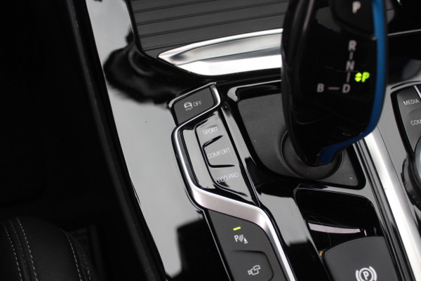 BMW iX3 High Executive 80 kWh / SoH 94,9% / Trekhaak / Panoramadak / 360Camera / Head-up / 20'' / Leder / Harman Kardon / Navigatie / Memory seats / Dodehoek / DAB / Stoelverwarming / Cruise Control Adaptief