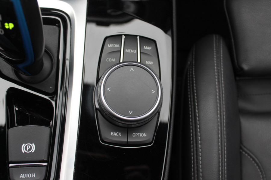 BMW iX3 High Executive 80 kWh / SoH 94,9% / Trekhaak / Panoramadak / 360Camera / Head-up / 20'' / Leder / Harman Kardon / Navigatie / Memory seats / Dodehoek / DAB / Stoelverwarming / Cruise Control Adaptief