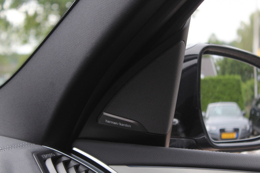 BMW iX3 High Executive 80 kWh / SoH 94,9% / Trekhaak / Panoramadak / 360Camera / Head-up / 20'' / Leder / Harman Kardon / Navigatie / Memory seats / Dodehoek / DAB / Stoelverwarming / Cruise Control Adaptief