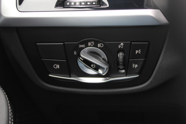 BMW iX3 High Executive 80 kWh / SoH 94,9% / Trekhaak / Panoramadak / 360Camera / Head-up / 20'' / Leder / Harman Kardon / Navigatie / Memory seats / Dodehoek / DAB / Stoelverwarming / Cruise Control Adaptief