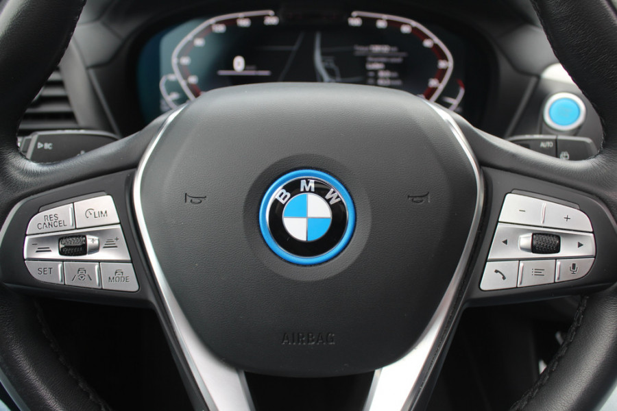 BMW iX3 High Executive 80 kWh / SoH 94,9% / Trekhaak / Panoramadak / 360Camera / Head-up / 20'' / Leder / Harman Kardon / Navigatie / Memory seats / Dodehoek / DAB / Stoelverwarming / Cruise Control Adaptief