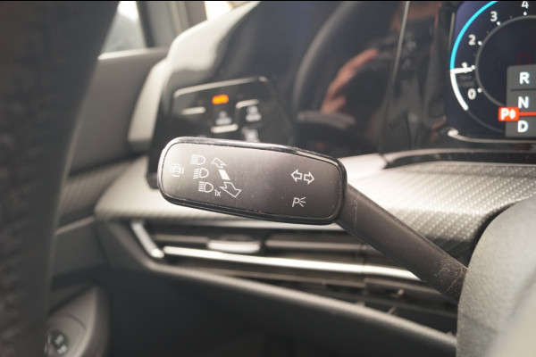 Volkswagen Golf 1.5 eTSI 150pk DSG R-Line -PANO-LED-ECC-CAM-