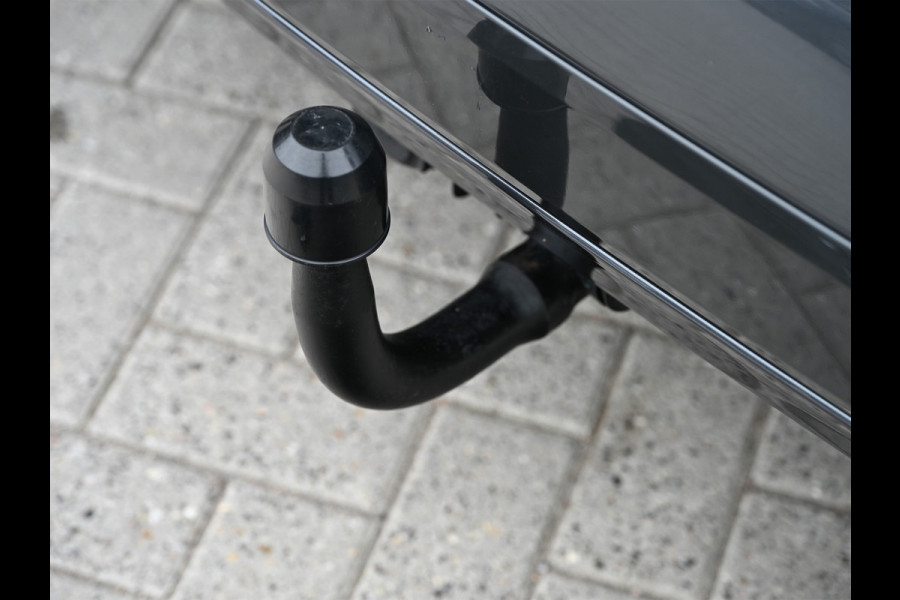 BMW X1 sDrive20i High Executive 192pk | M-Sport | Head-up | 1e Eigenaar | NL-Auto | Leder | Trekhaak |