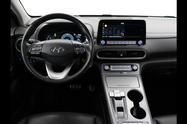 Hyundai Kona EV PREMIUM SKY 64 kWh 100% SOH *CERAMIC BLUE* + SCHUIFDAK | STOELVERW. V+A | STOELVENTILATIE | KRELL