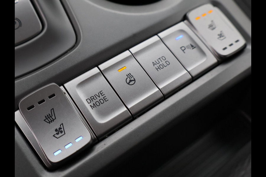 Hyundai Kona EV PREMIUM SKY 64 kWh 100% SOH *CERAMIC BLUE* + SCHUIFDAK | STOELVERW. V+A | STOELVENTILATIE | KRELL