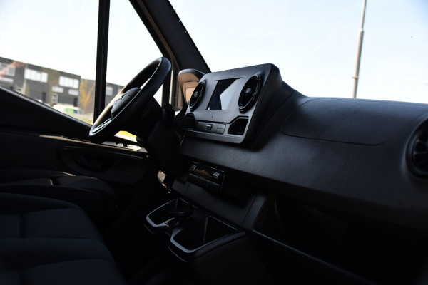 Mercedes-Benz Sprinter 319 3.0 CDI L2H2 PB Edition Camera, Cruise, Carplay, LED, 190pk, Mbux 7'', Trekhaak, Sensoren, Geveerde stoel, Automaat, Uniek!