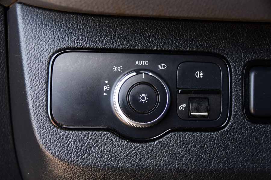 Mercedes-Benz Sprinter 319 3.0 CDI L2H2 PB Edition Camera, Cruise, Carplay, LED, 190pk, Mbux 7'', Trekhaak, Sensoren, Geveerde stoel, Automaat, Uniek!