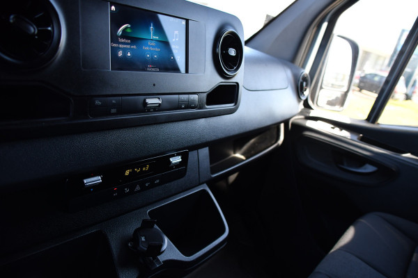 Mercedes-Benz Sprinter 319 3.0 CDI L2H2 PB Edition Camera, Cruise, Carplay, LED, 190pk, Mbux 7'', Trekhaak, Sensoren, Geveerde stoel, Automaat, Uniek!