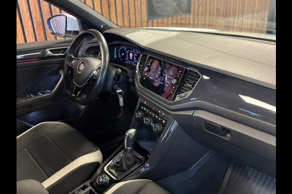 Volkswagen T-Roc 2.0 TSI 4Motion Sport / Pano / Beats / Stuurverwarming / Virtual / Carplay / DAB