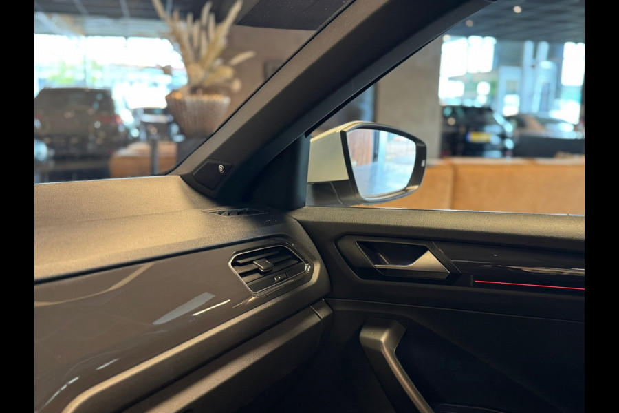 Volkswagen T-Roc 2.0 TSI 4Motion Sport / Pano / Beats / Stuurverwarming / Virtual / Carplay / DAB