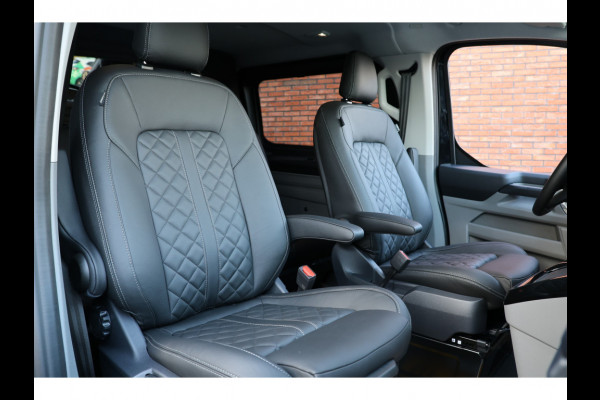 Ford Transit Custom 2.0 TDCI L2H1 170 PK Limited DC | ACC | 360 Camera | Blind Spot | CarPlay | Navigatie | Stoelverwarming | Trekhaak | Spoilerkit | Dubbel Cabine | 5-Zitter | Verlengde fabrieksgarantie tot december 2029