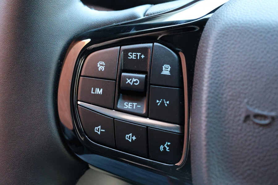Ford Transit Custom 2.0 TDCI L2H1 170 PK Limited DC | ACC | 360 Camera | Blind Spot | CarPlay | Navigatie | Stoelverwarming | Trekhaak | Spoilerkit | Dubbel Cabine | 5-Zitter | Verlengde fabrieksgarantie tot december 2029