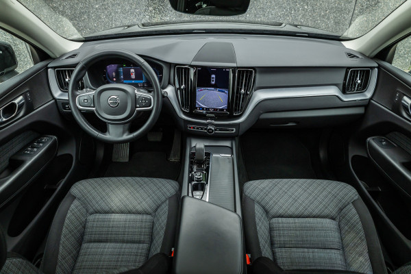 Volvo XC60 2.0 Recharge T6 AWD Panorama / stuur verw / camera / achterbank verwarming /