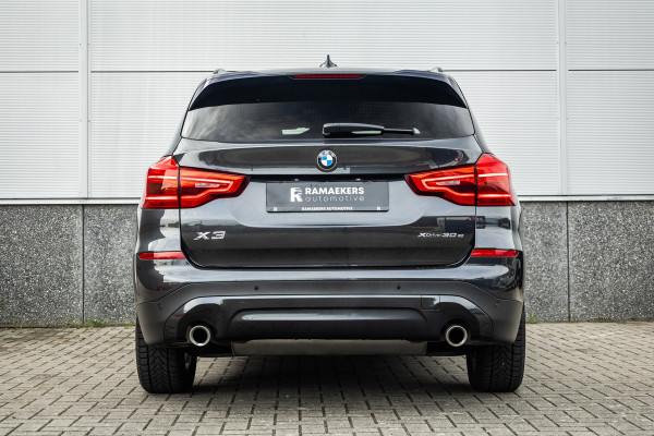 BMW X3 xDrive30e Stoelverwarming / LED / 18inch /