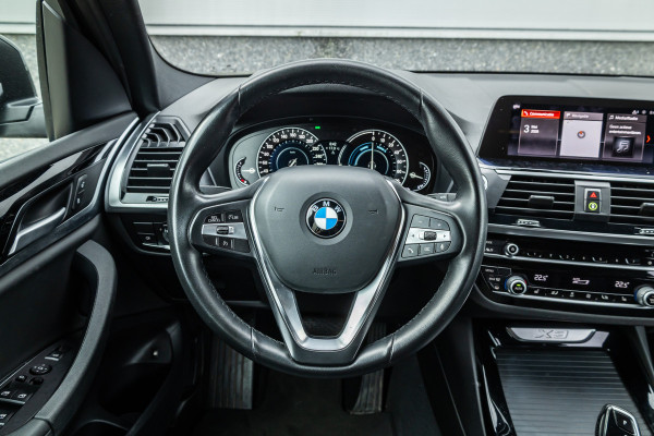 BMW X3 xDrive30e Stoelverwarming / LED / 18inch /