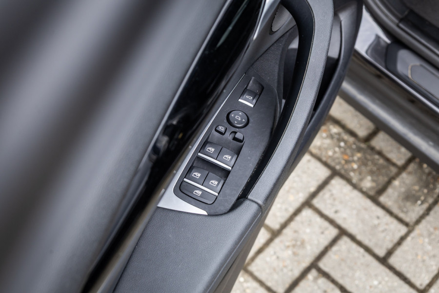 BMW X3 xDrive30e Stoelverwarming / LED / 18inch /