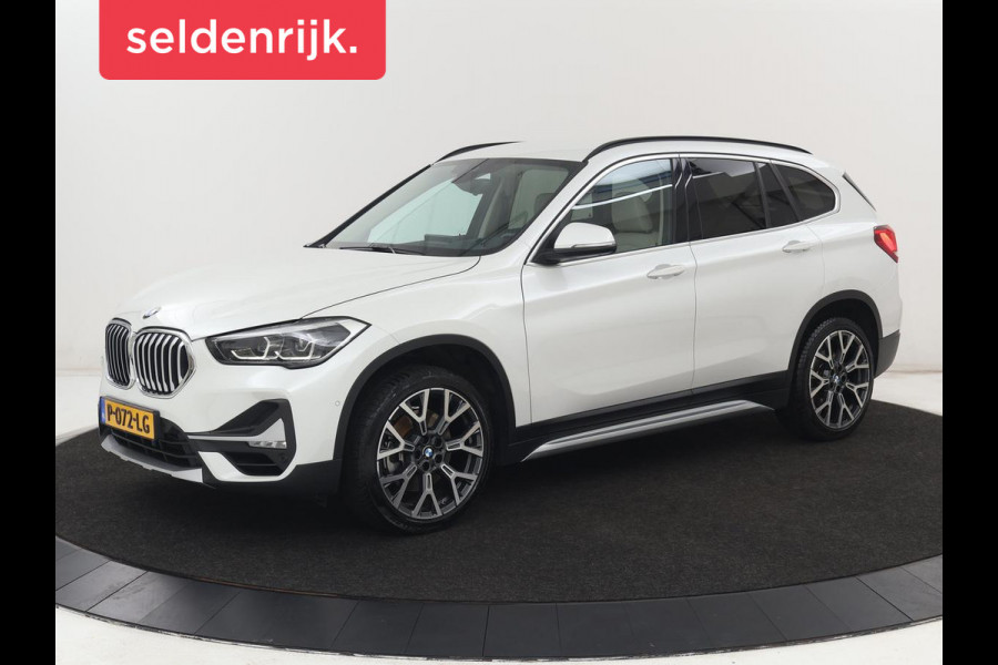 BMW X1 sDrive20i Business Edition Plus | Leder | Head-Up | Trekhaak | Stoelverwarming | Carplay | Sfeerverlichting | Full LED | Navigatie | Sportstoelen | Climate control | Parkeerhulp | Cruise control