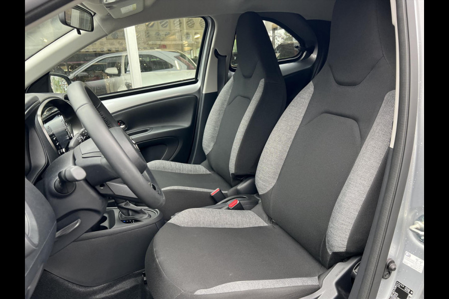 Toyota Aygo X 1.0 VVT-i First Automaat | Eerste eigenaar, Lichtmetalen velgen, Adaptive cruise control, Parkeercamera, Weinig KM!