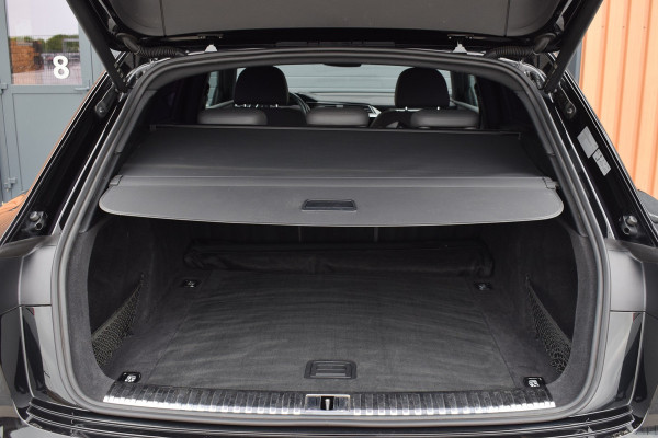 Audi e-tron 55 408pk 95kWh quattro S-line | Pano | Trekhaak | 22"