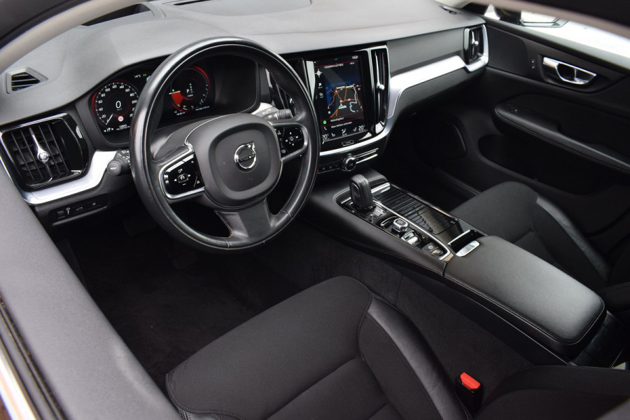 Volvo V60 2.0 T6 Recharge AWD | Trekhaak | 360 camera | HUD