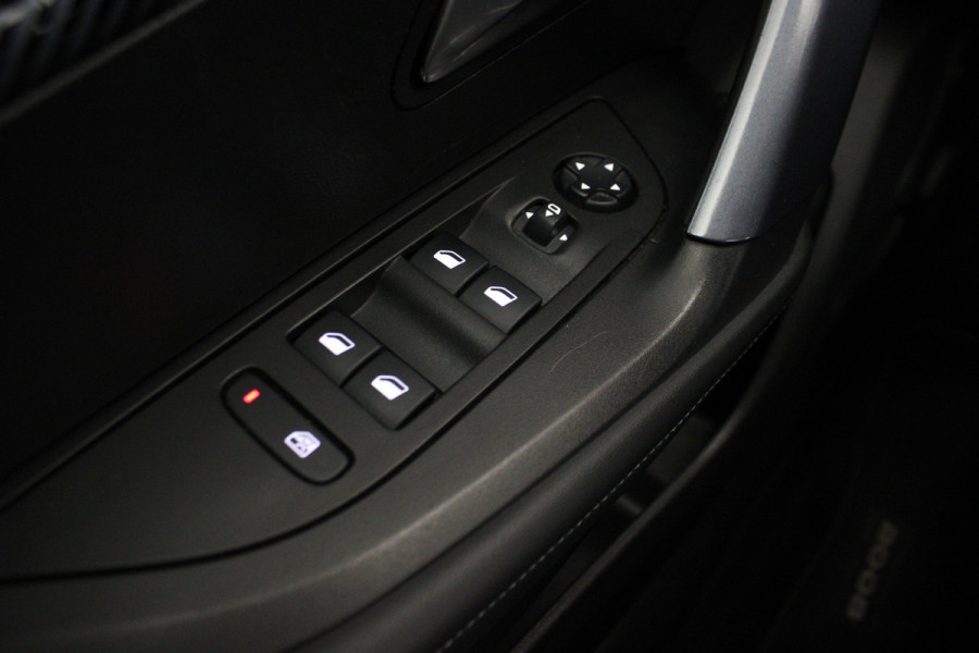 Peugeot 2008 1.2 PureTech Blue Lease Allure |Stoelverw.|Camera|Navi|