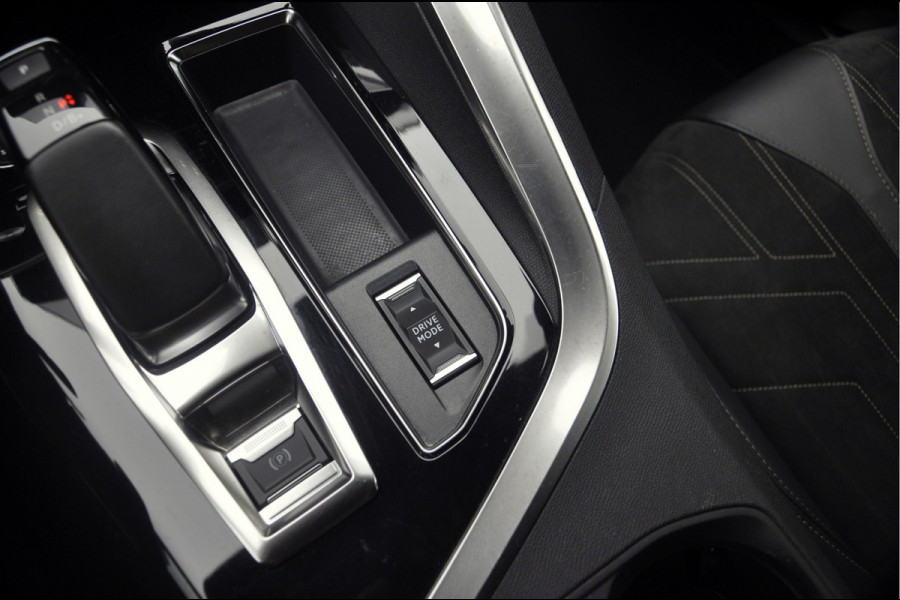 Peugeot 3008 1.6 HYbrid 225 GT | Focal | Black Pack | 19 inch